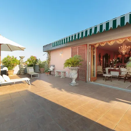 Stylish Retreat Near Historic Center