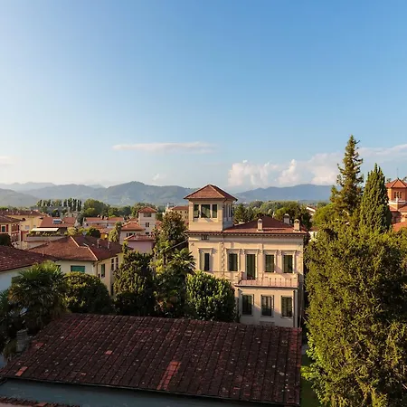 Stylish Retreat Near Historic Center Lucca