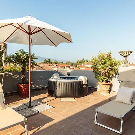 Stylish Retreat Near Historic Center