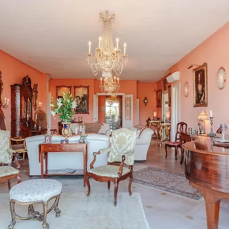 Stylish Retreat Near Historic Center Lucca