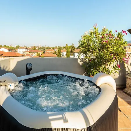 Stylish Retreat Near Historic Center * Lucca